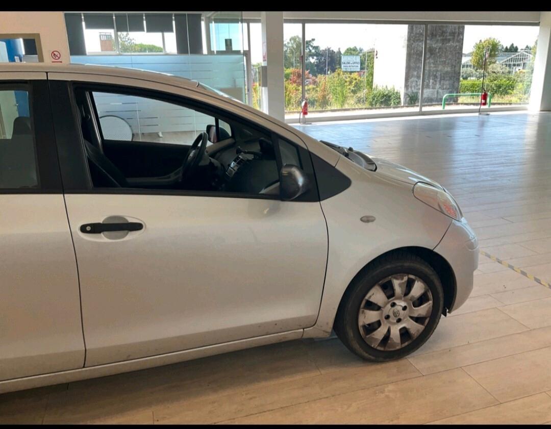 Toyota Yaris 1.4 D-4D DPF 5 porte 2011
