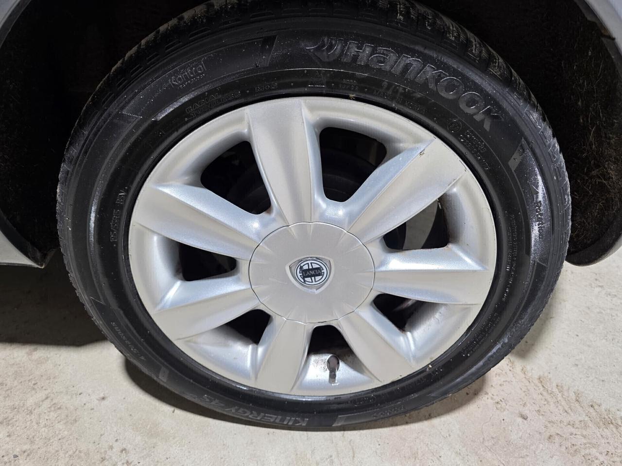 Lancia Ypsilon 1.4 Oro