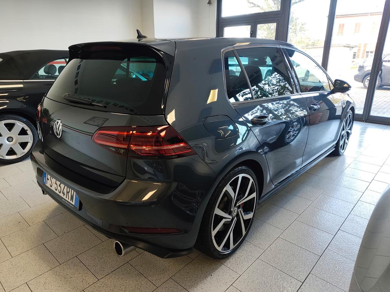 Volkswagen Golf GTI Performance 245CV DSG