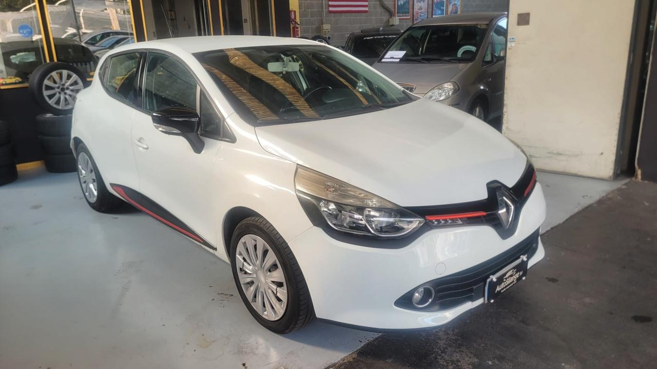 Renault Clio 1.2 75CV 5 porte