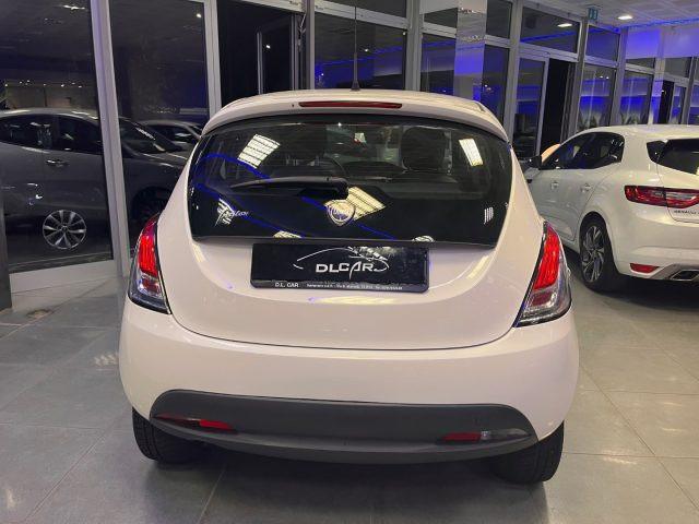 LANCIA Ypsilon 0.9 TwinAir 85 CV 5P. Metano Ecochic Silver