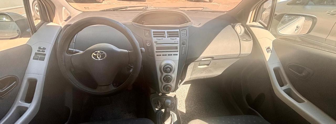 Toyota Yaris 1.0 5 porte
