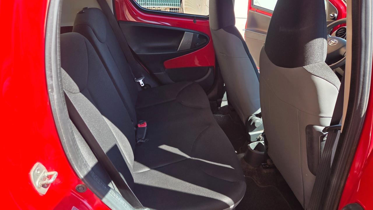 Toyota Aygo 1.0 12V VVT-i 5 porte Lounge Connect