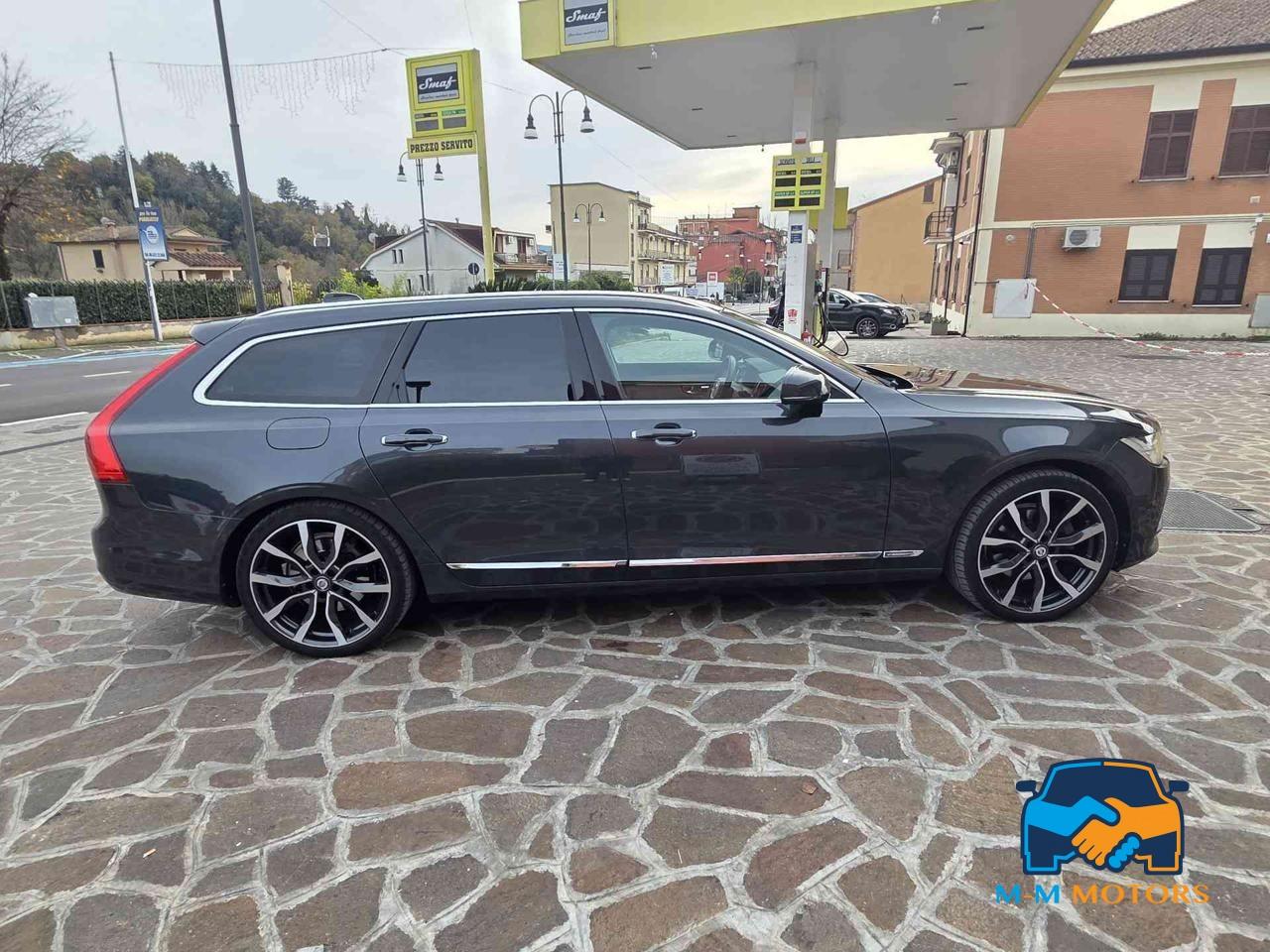 Volvo V90 D4 AWD Geartronic Momentum