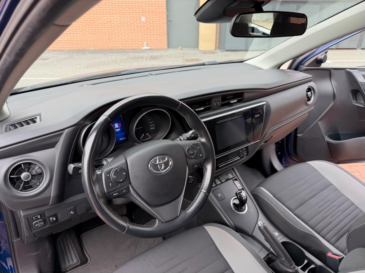 Toyota Auris Touring Sports Hybrid Business Navi