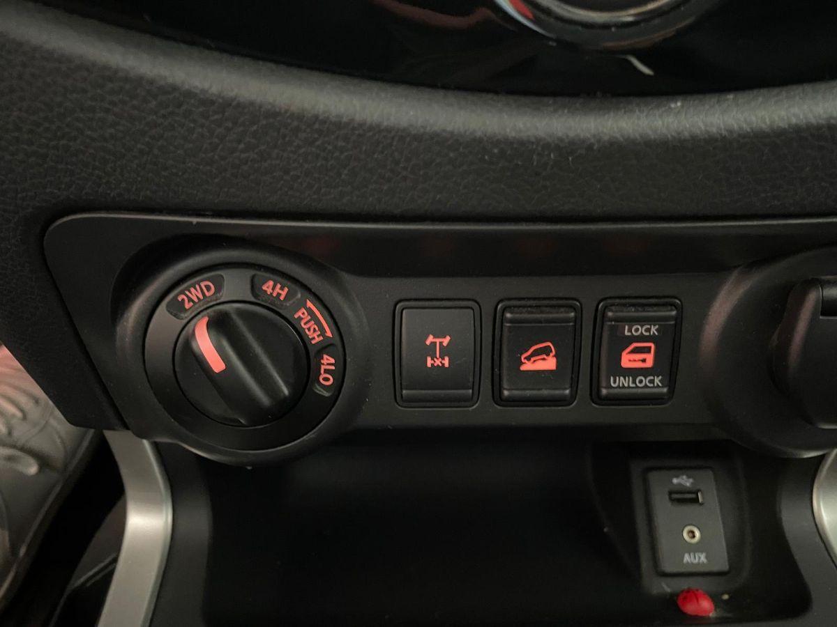 NISSAN NAVARA 2.3D DOUBLE CAB 190CV PICK-UP