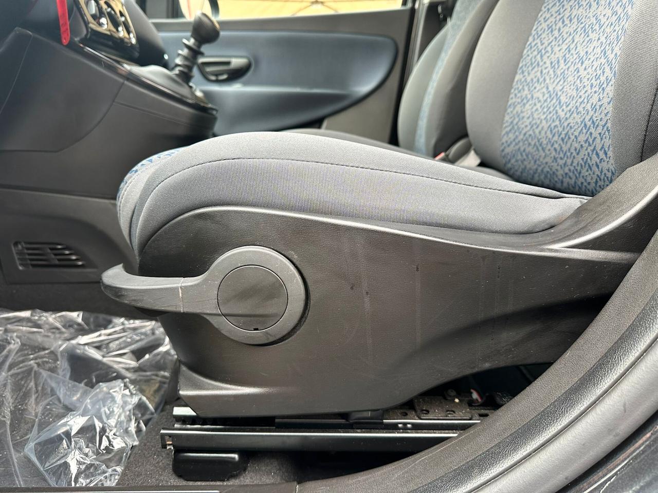 Lancia Ypsilon 1.0 FireFly 5 porte S&S Hybrid Gold