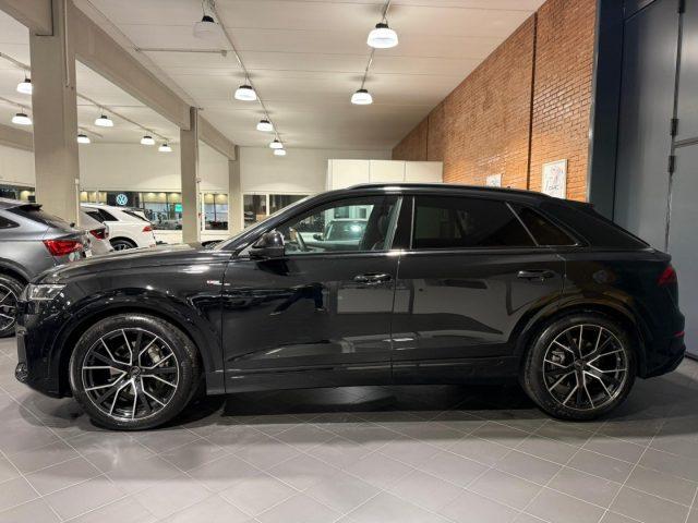 AUDI Q8 50 TDI 286 CV quattro S line edition Black Pack