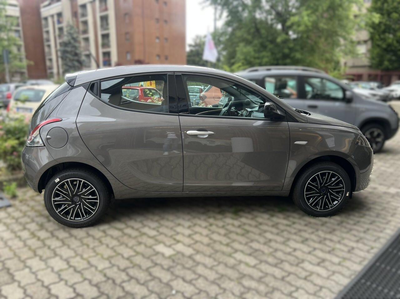 Lancia Ypsilon