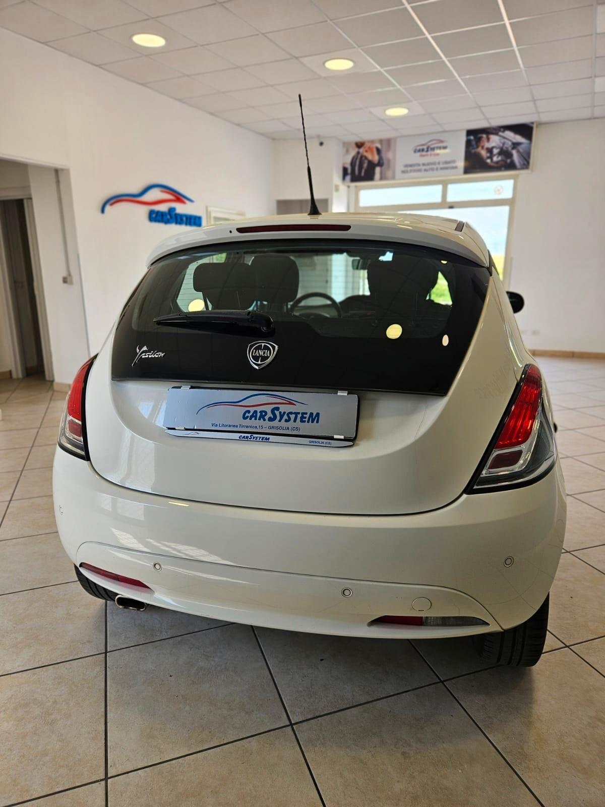 Lancia Ypsilon 1.2 69 CV 5 porte Gold