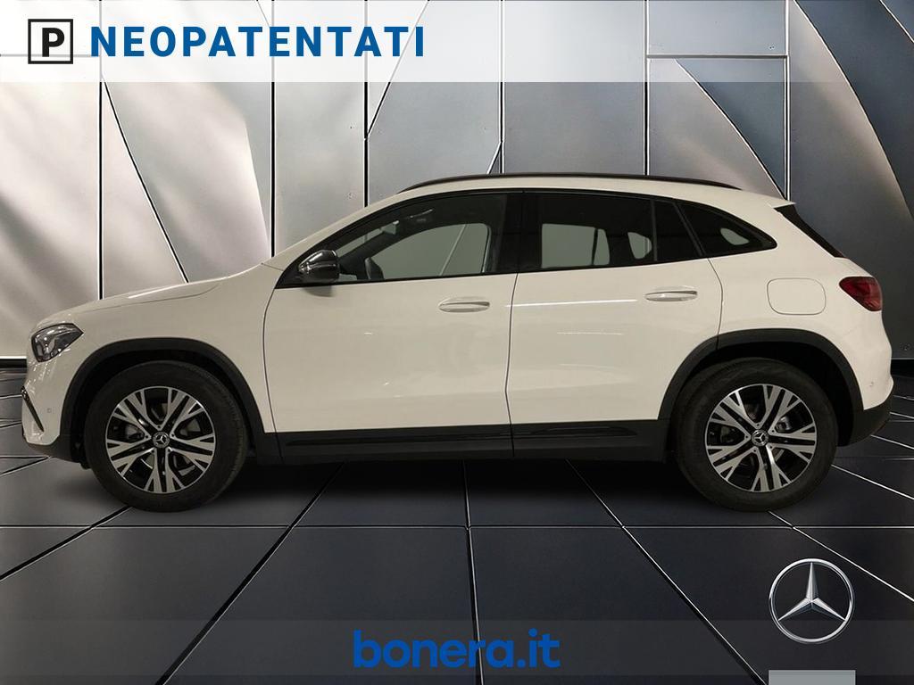 Mercedes GLA 180 180 Progressive Advanced Plus 7G-DCT