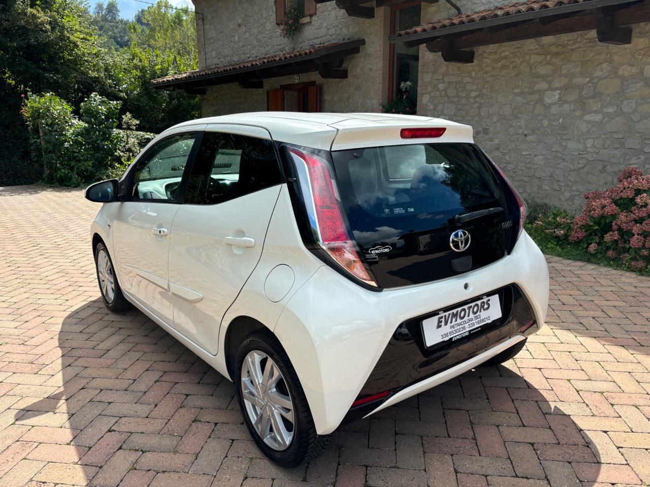 Toyota Aygo 1.0 VVT-i 69 CV 5 porte OK NEOPATENTATI