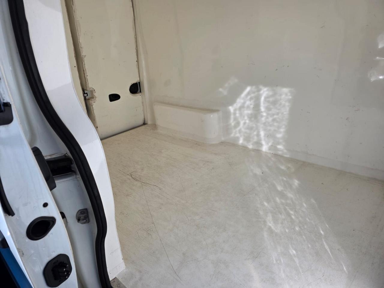 Renault traffic 1,6dci 125cv FRIGO TETTO ALTO MOTORE NUOVO km 0