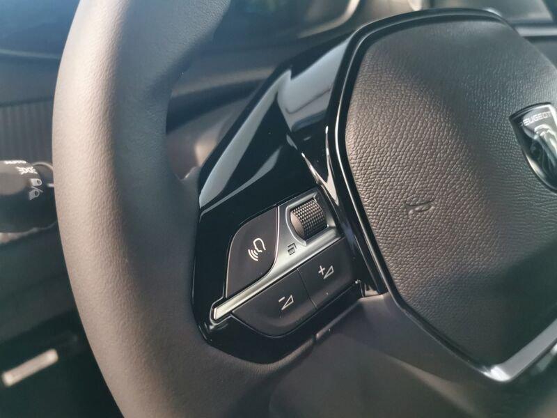 Peugeot 2008 Edition Hybrid 110 e-DCS6