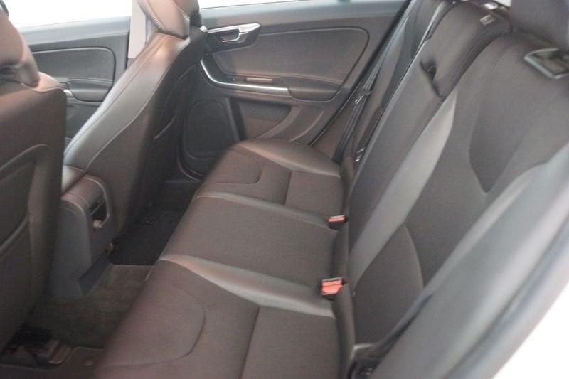 Volvo V60 Cross Country D3 Geartronic Business Plus