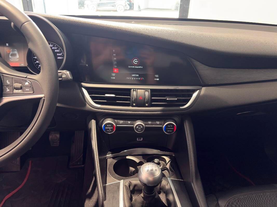 Alfa Romeo Giulia 2.2 t Super 180cv