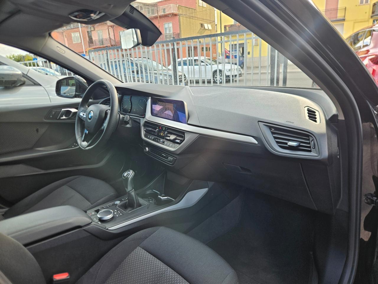 Bmw 116 116d 5p. Business Advantage