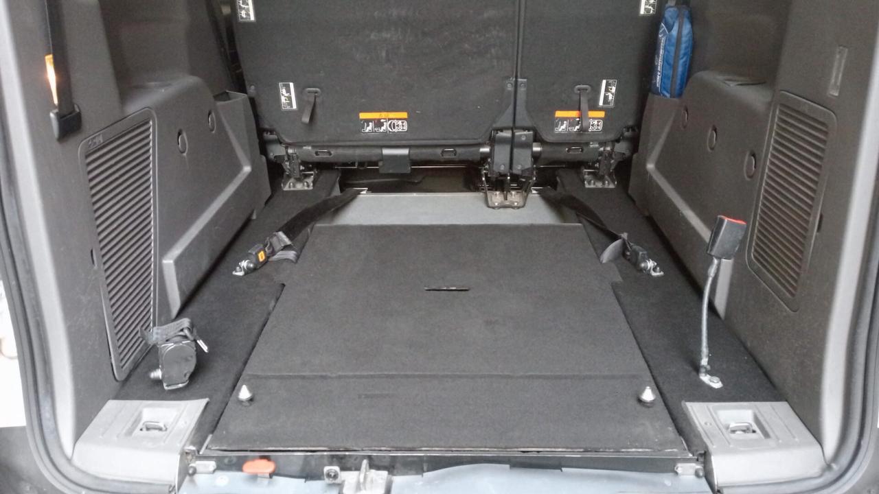 Ford Transit Connect Pianale ribassato con rampa disabili in carrozzina