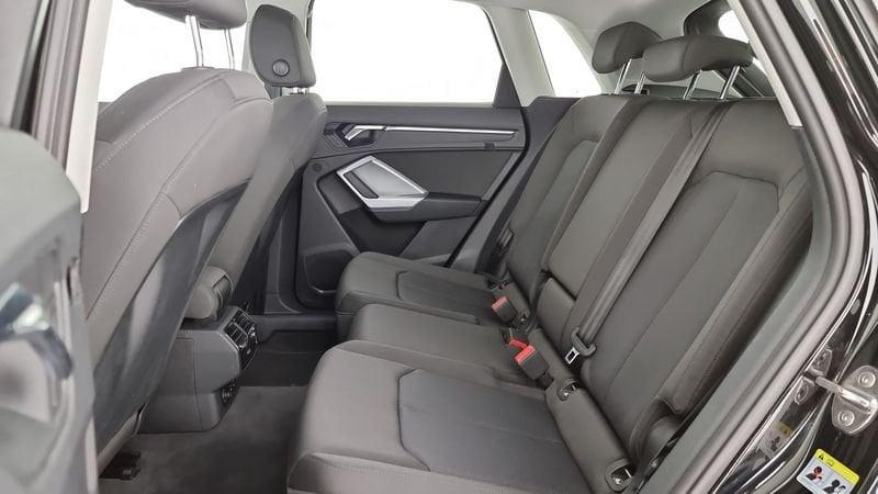 Audi Q3 35 TDI S tronic Business