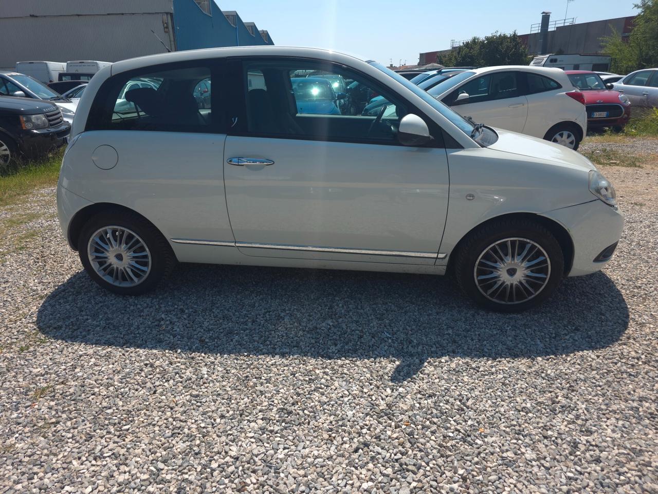 Lancia Ypsilon 1.2 69 CV Diva