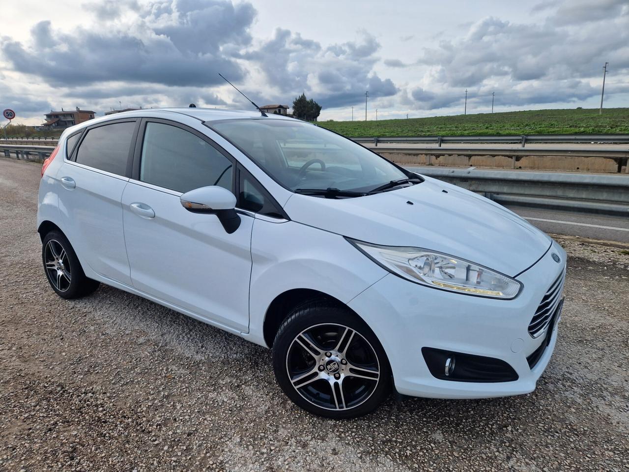 Ford Fiesta 1.4 5p. Bz.- GPL Titanium