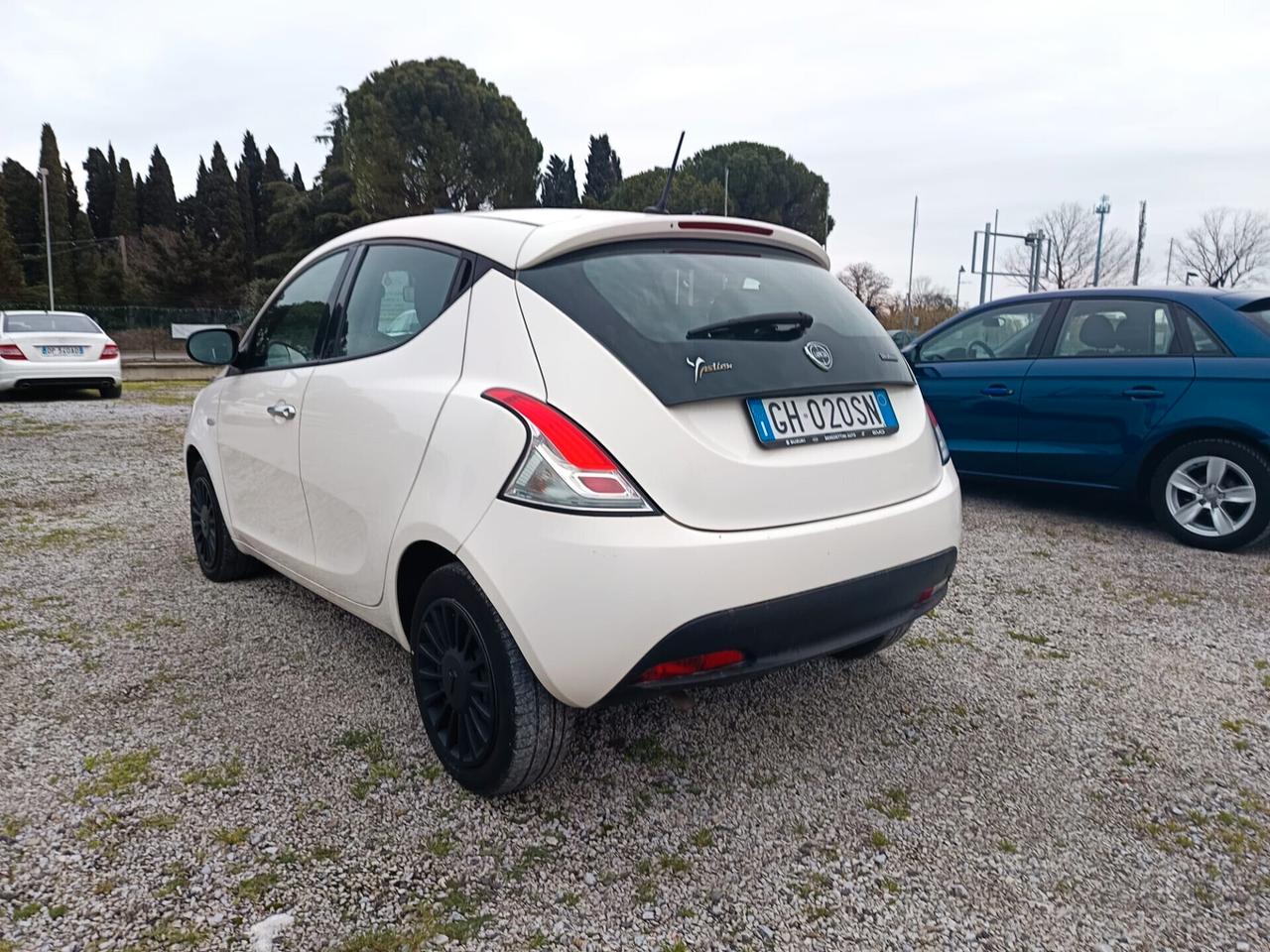 Lancia Ypsilon 1.0 FireFly 5 porte S&S Hybrid UnYca