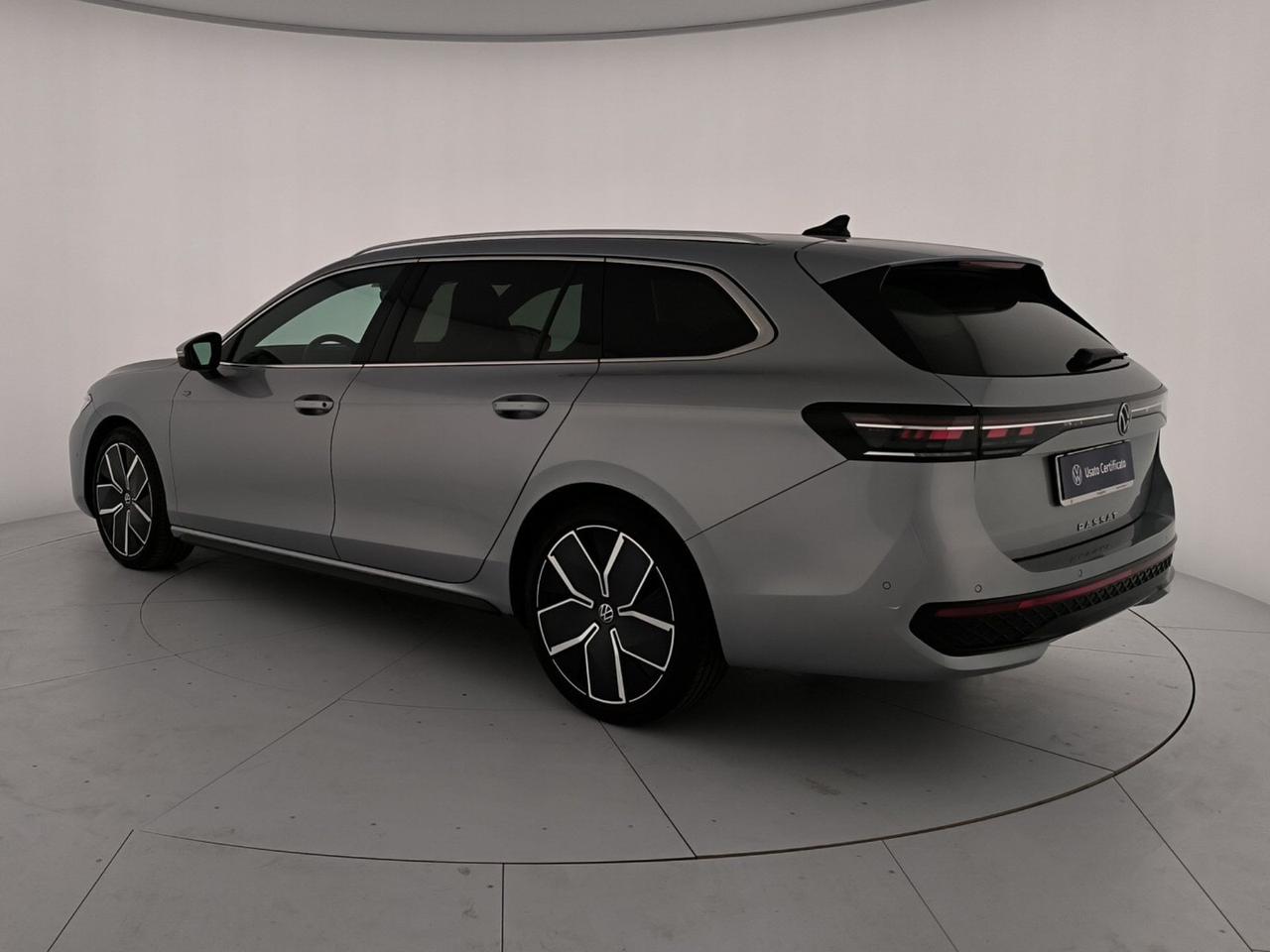 Volkswagen Passat 2.0 tdi scr r-line plus 150cv dsg