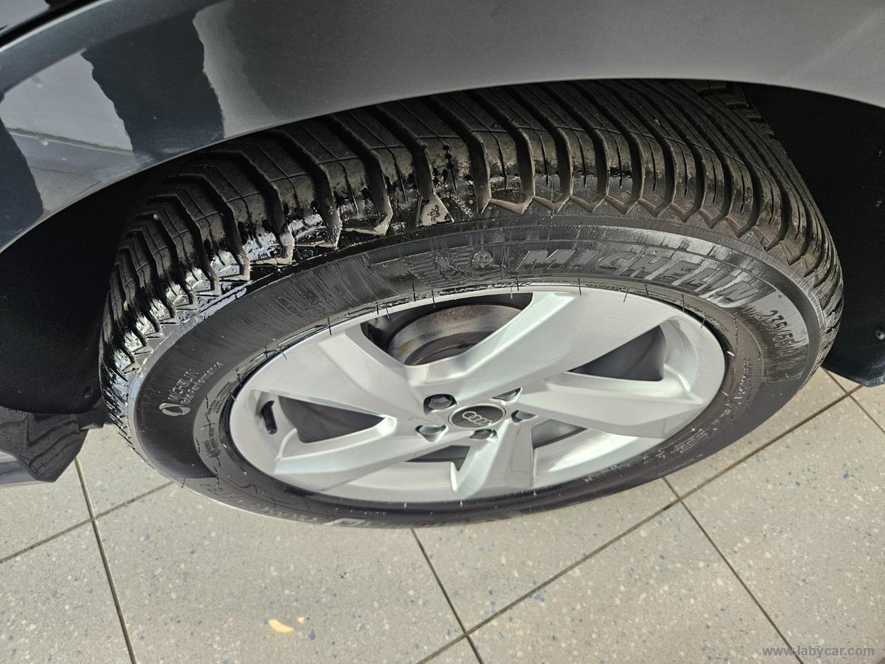 AUDI Q3 35 TDI S tronic Business Advanced