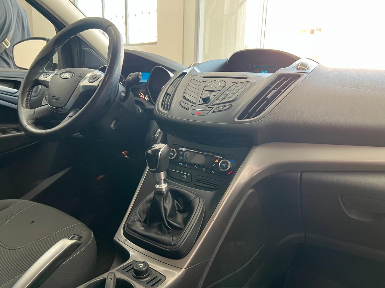 Ford Kuga 2.0 TDCI 115 CV 2WD Titanium