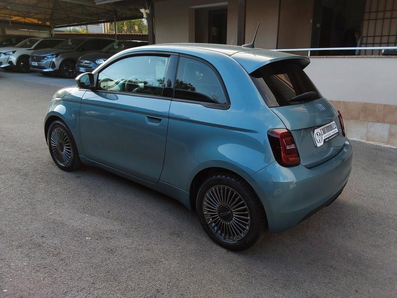 Fiat 500e 3+1 42 kWh Icon +