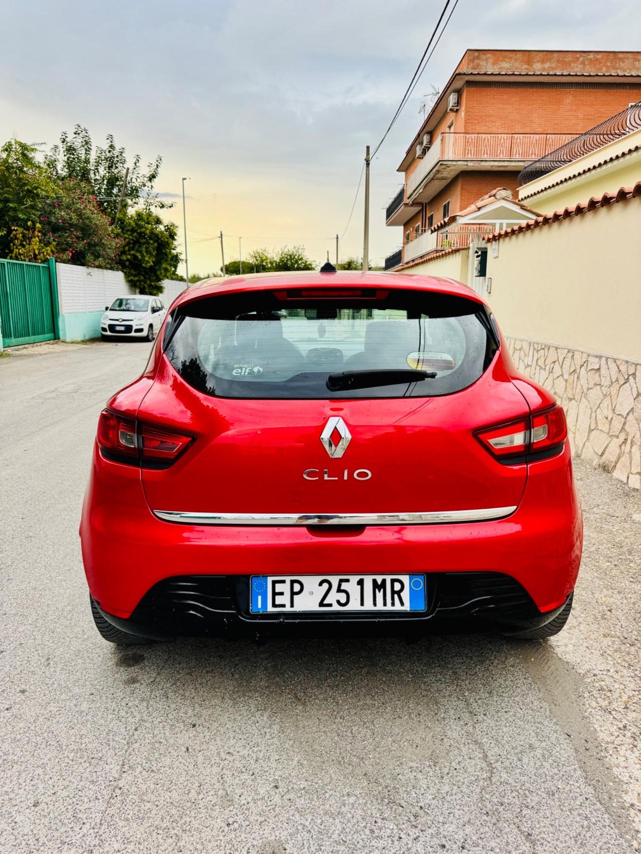 Renault Clio 1.2 75CV COSTUME NATIONAL