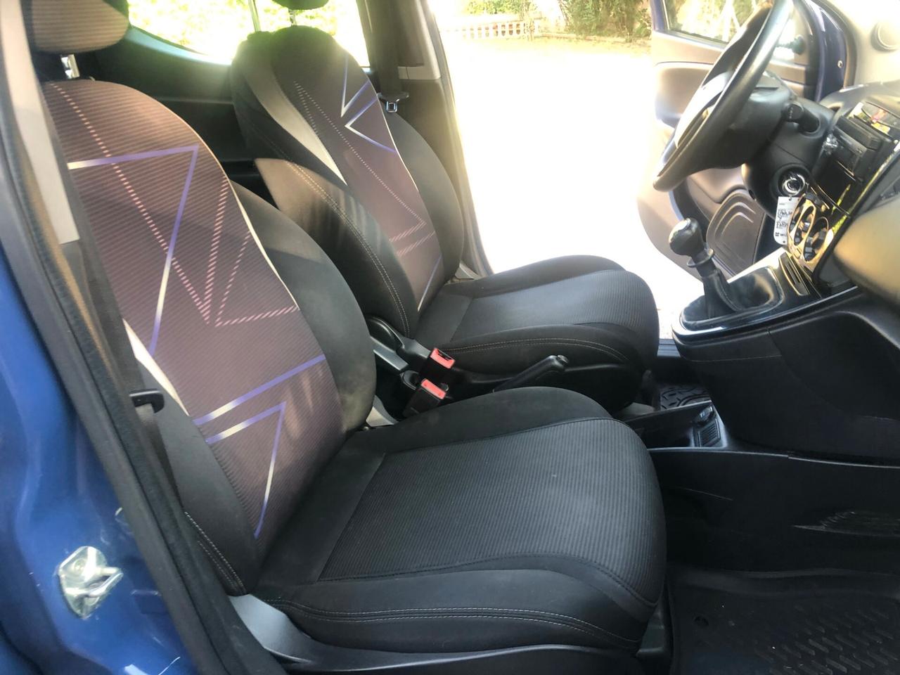 Lancia Ypsilon 1.2 69 CV 5 porte Unyca