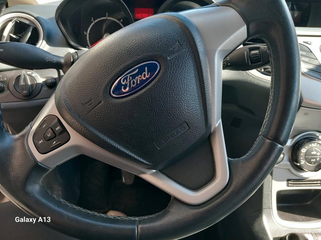 Ford Fiesta Ikon 1.4 TDCi 70CV 5 porte