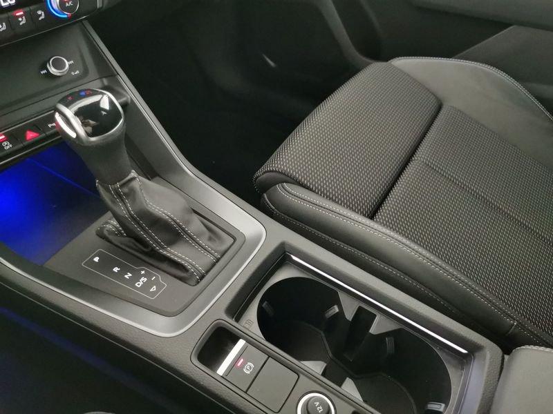 Audi Q3 35 1.5 tfsi Identity Black s-tronic