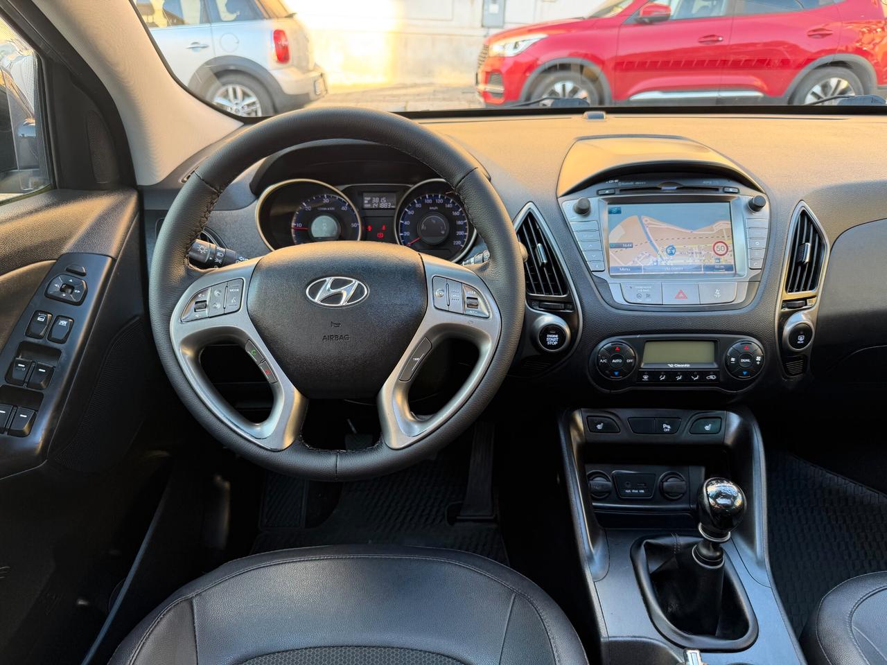 Hyundai iX35 1.7 CRDi 2WD Xpossible PANORAMA