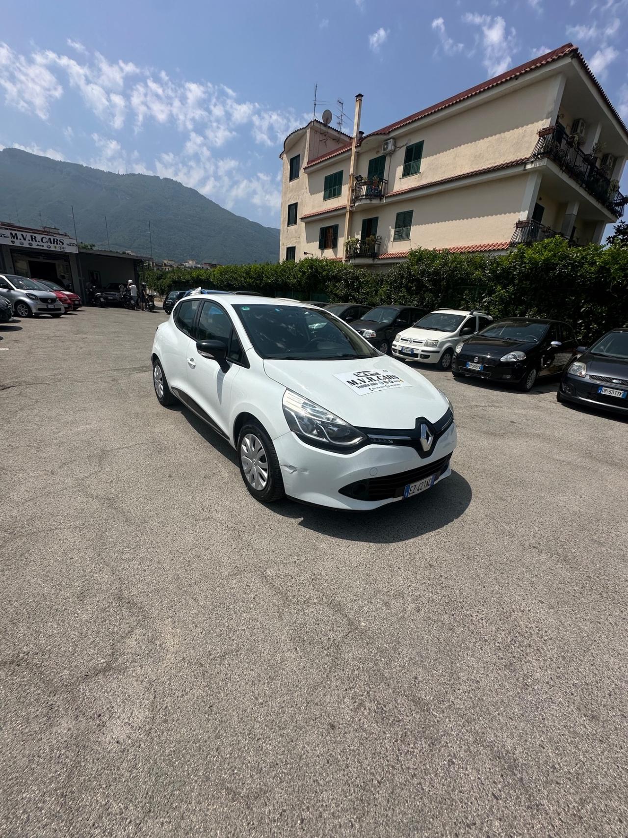 Renault Clio 1.2 75CV GPL 5 porte Costume National