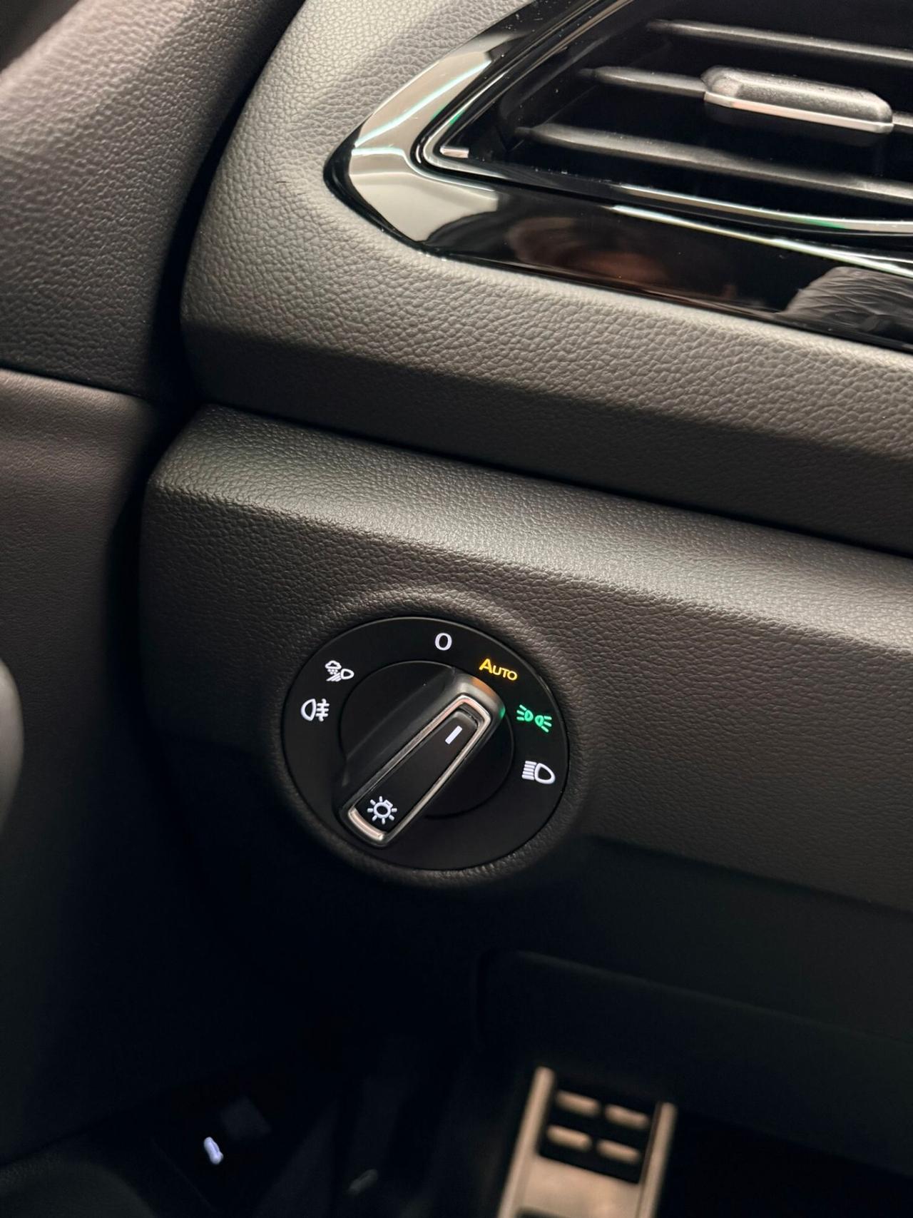 Volkswagen T-Roc 2.0 TDI SCR 150 CV DSG R-Line