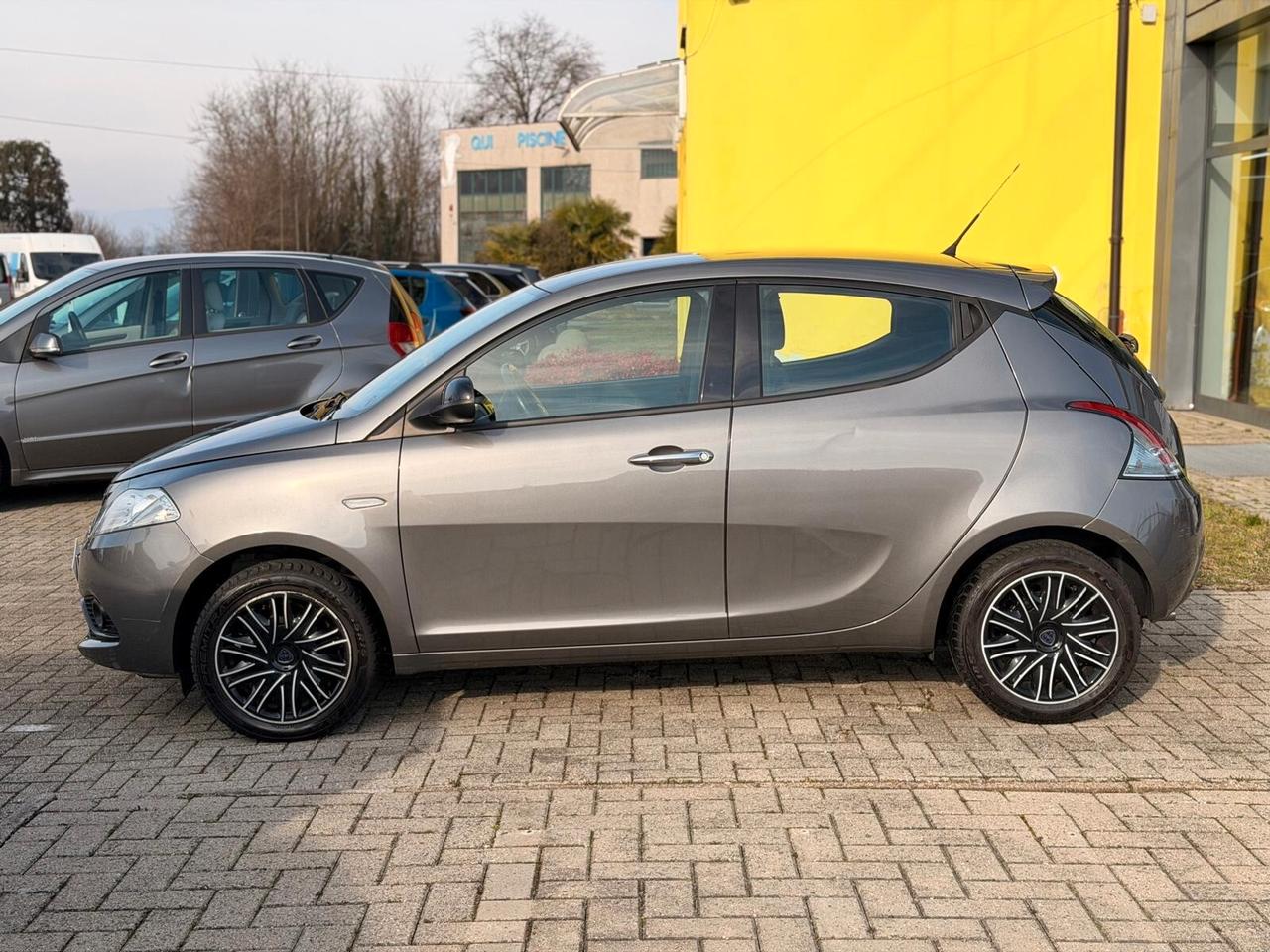 Lancia Ypsilon 1.2 69 CV 5 porte S&S Platinum