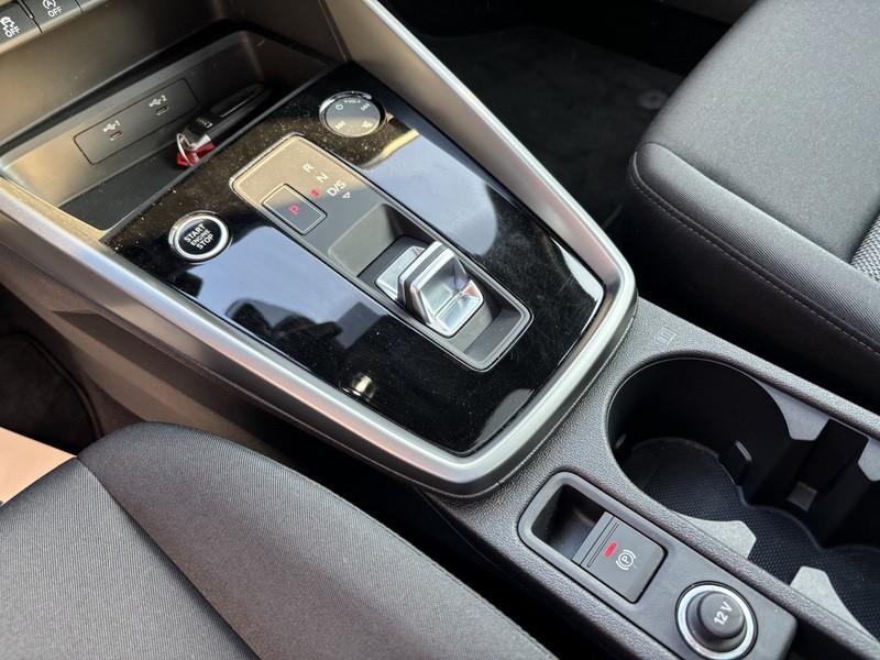 Audi A3 Sportback 35 2.0 tdi Business Advanced s-tronic LED-TETTO-18"