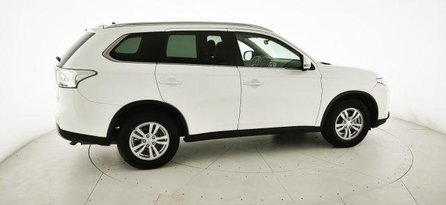 MITSUBISHI Outlander 2.2 DI-D 4WD Instyle 5p.