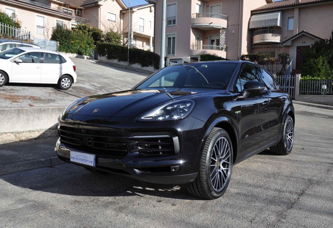 Porsche Cayenne Coupé 3.0 V6 E-Hybrid LEASING