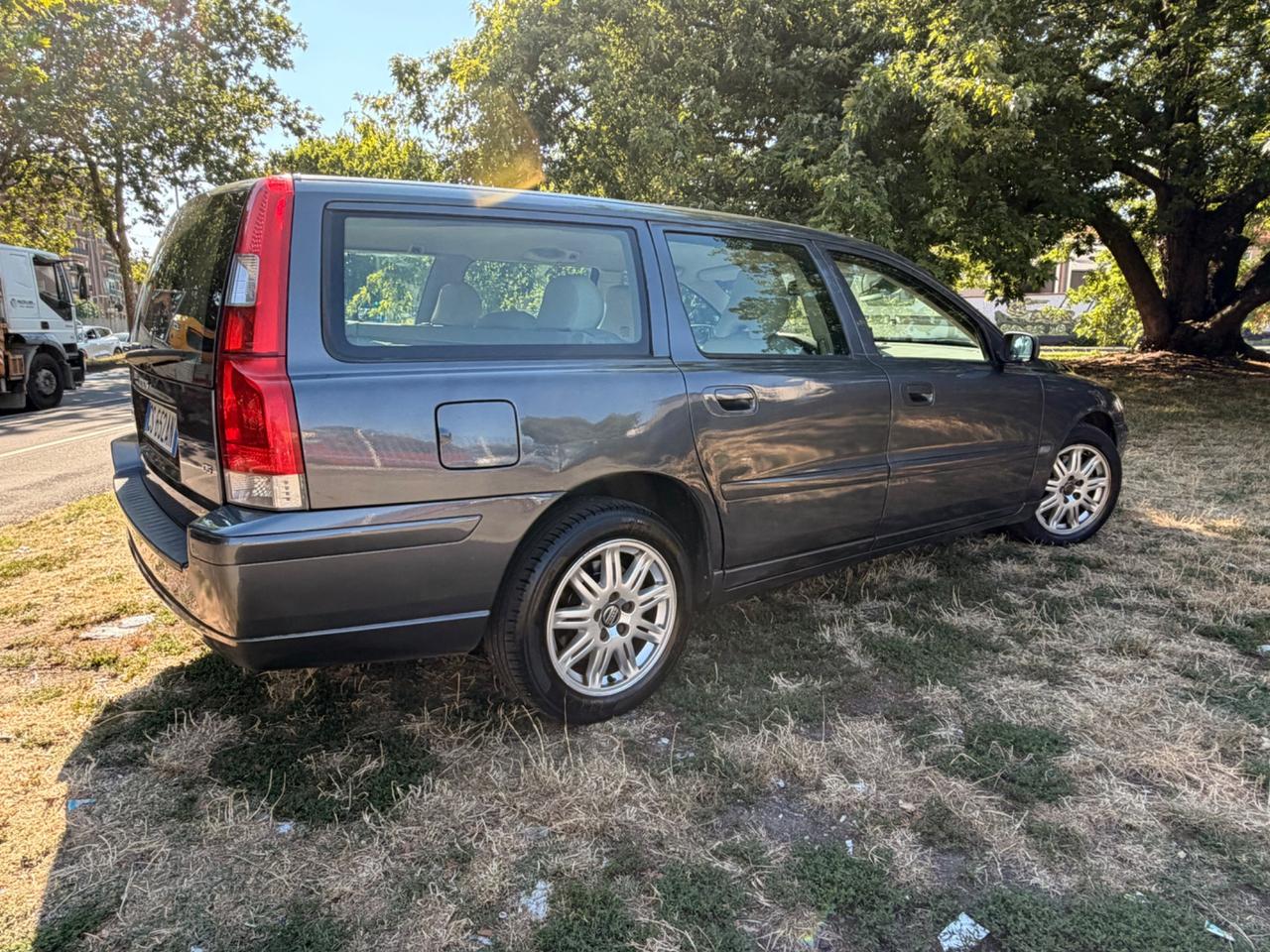 Volvo V70 2.4 D5 20V cat AWD Summum *AUTOMATICA*