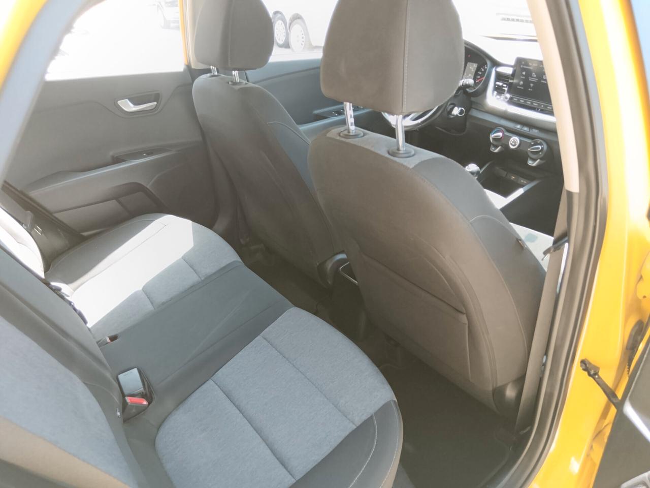 Kia Stonic 1.2 DPI 84CV RETROCAMERA CARPLAY