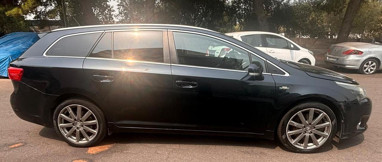 Toyota Avensis 2.2 D-Cat aut. Wagon Style Safety