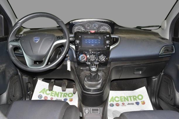 LANCIA New Ypsilon 1.0 70cv Hybrid Gold