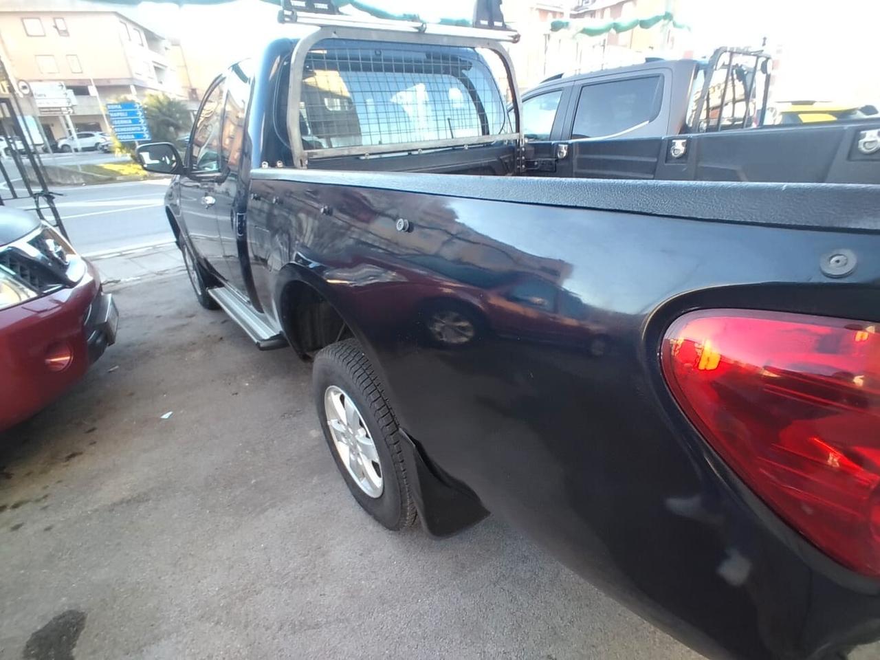 Mitsubishi L200 2.5 DI-D/136CV Club Cab Invite DPF