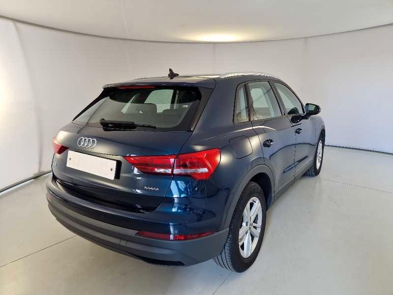 AUDI Q3 40 TDI quattro S tronic Business