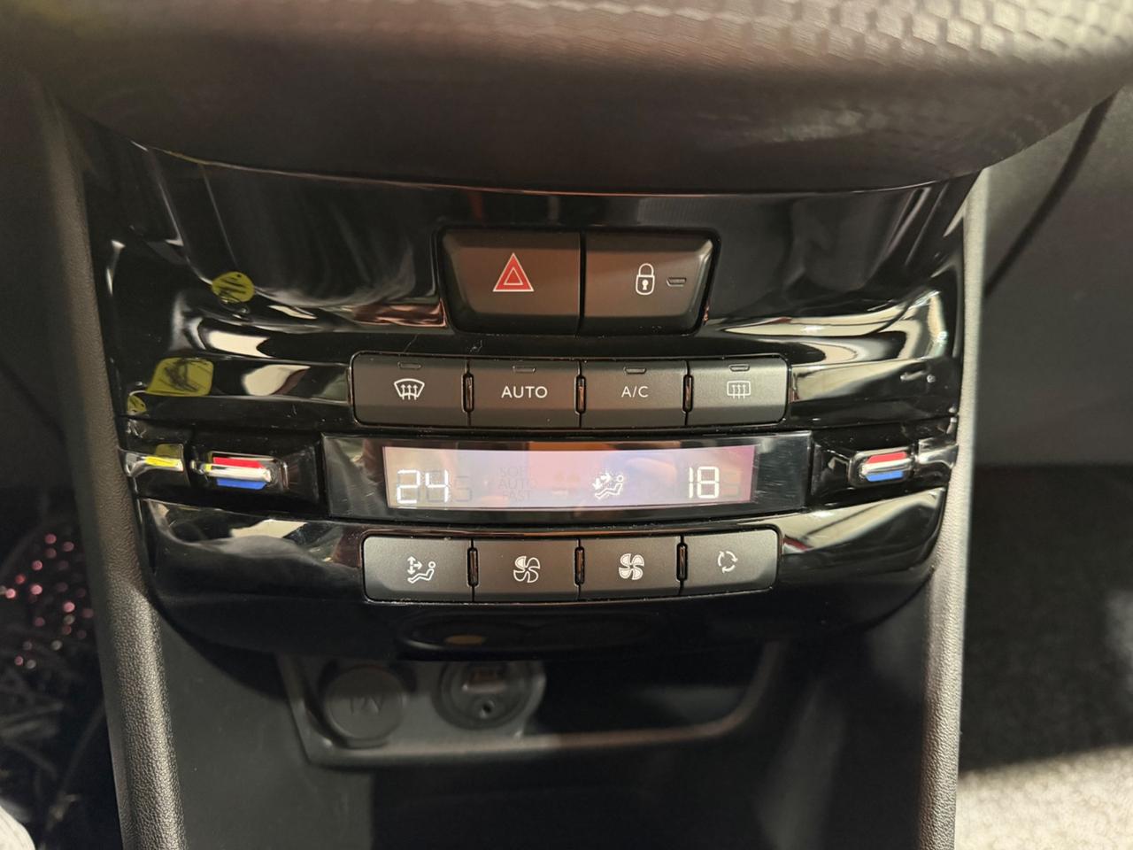 Peugeot 208 PureTech 82 5p. GPL Allure