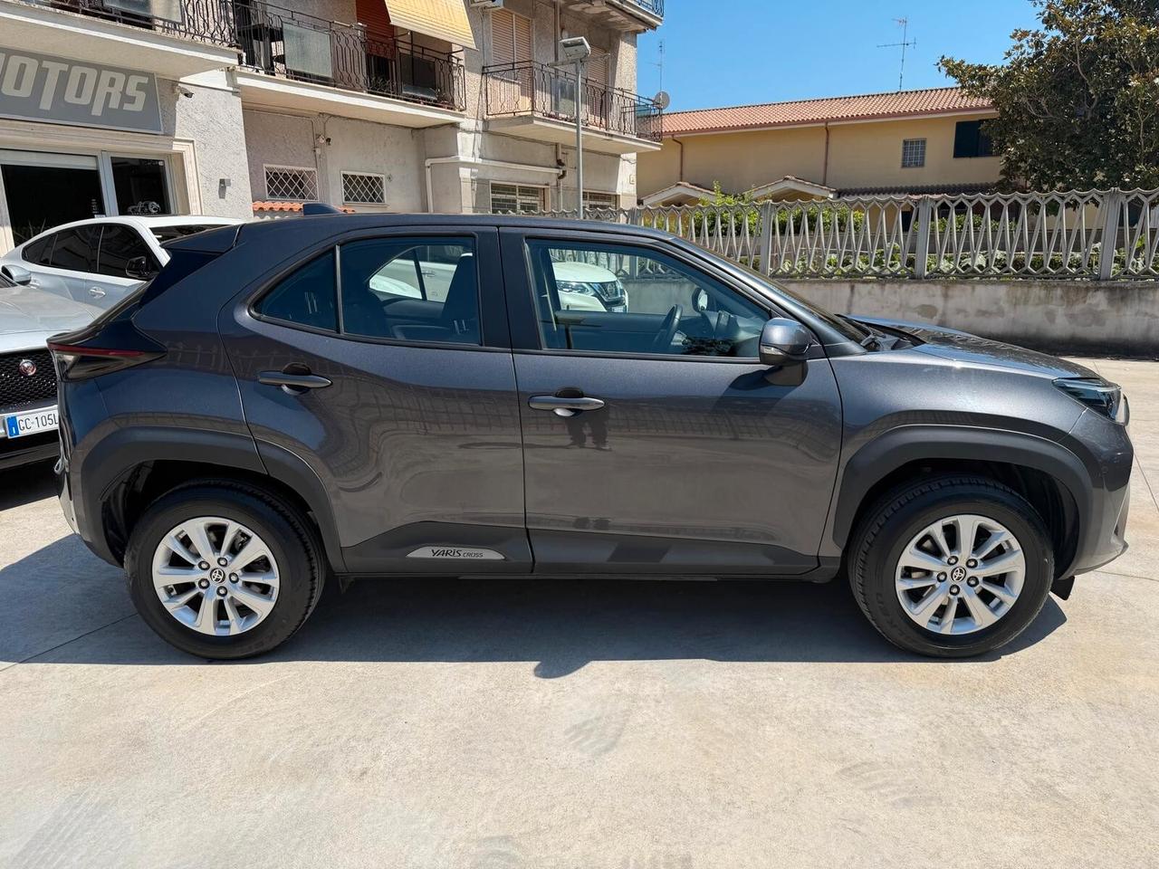 Toyota Yaris Cross E-CVT Business Sport utility Full Hybrid
