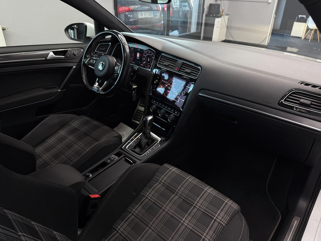 Volkswagen Golf GTD 2.0 TDI DSG 3p.
